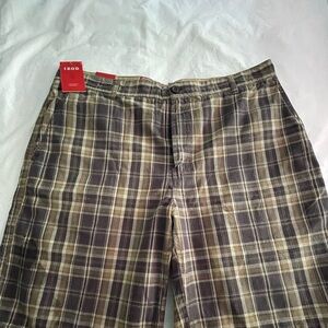 IZOD men’s plaid shorts